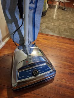 Eureka Classic Vacuum.  Still In Great Condition 