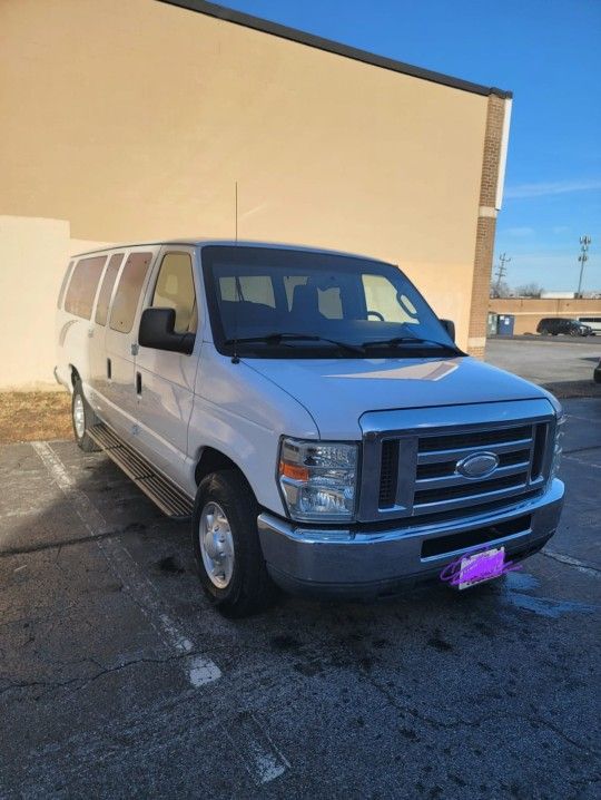 2014 Ford E-350