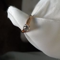 14 K GOLD HALF CARAT TO THREE QUARTER CARAT DIAMOND RING