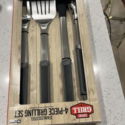 4 Piece Grill Set 