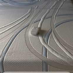 TWIN SIZE TEMPURPEDIC ADJUSTABLE BED. $500. 