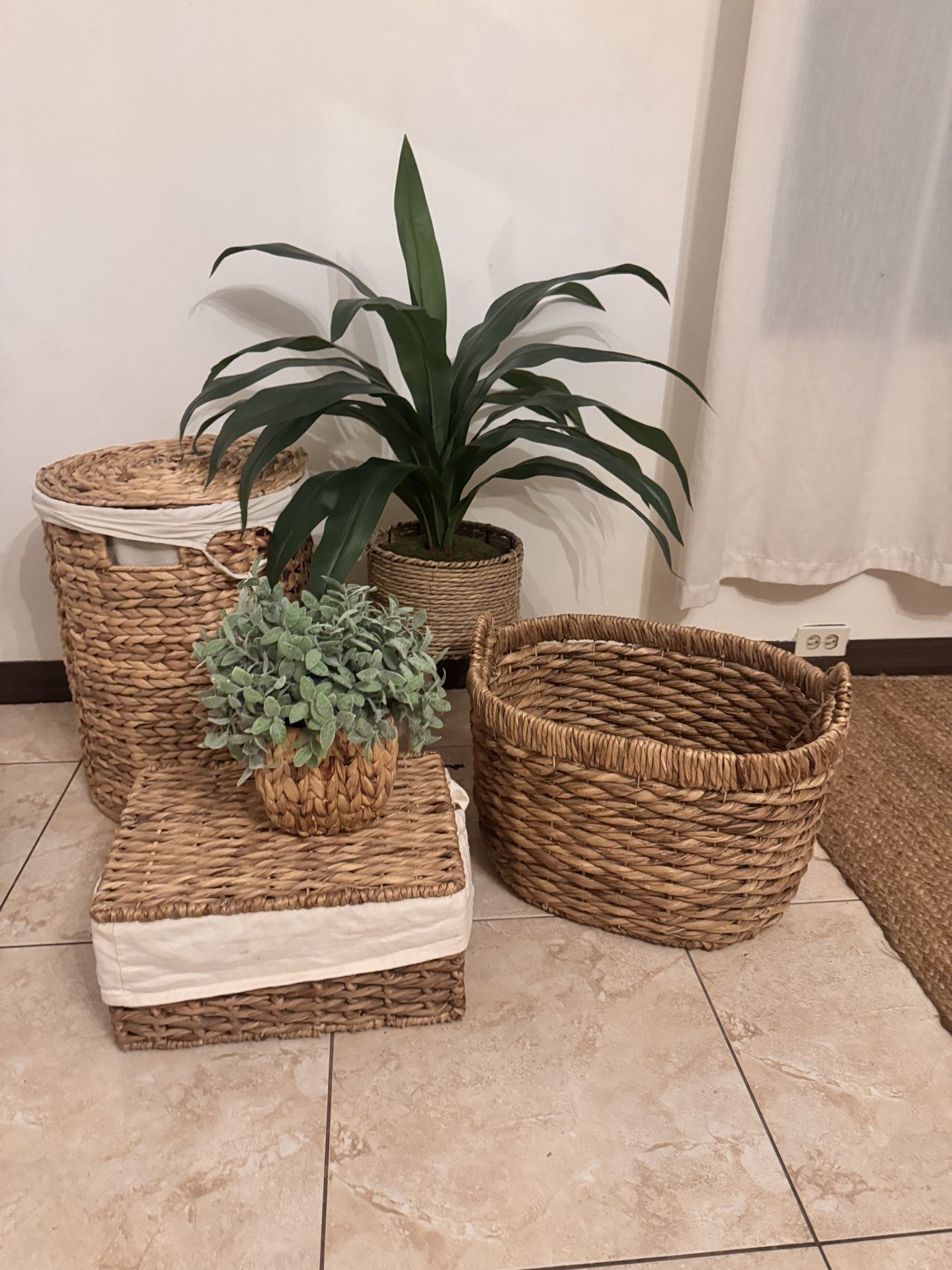 Set of 5 Wicker Items