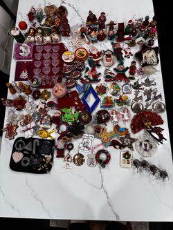 Lots of Vintage Christmas Ornaments