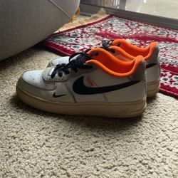 Nike Air Force 1 LV8 