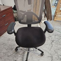 OFFICE CHAIR! GREAT SHAPE!