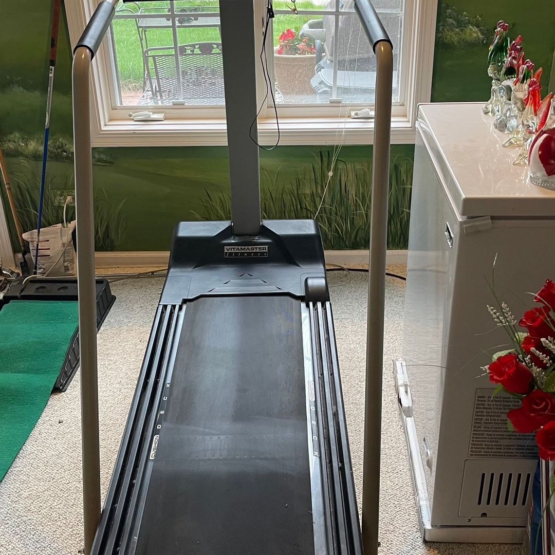 Vitamaster Treadmill 2.0 HP Motor for Sale in Aurora IL OfferUp