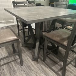 Square Counter Height Dinning  Table With Chairs