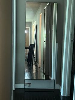 Studio Mirror