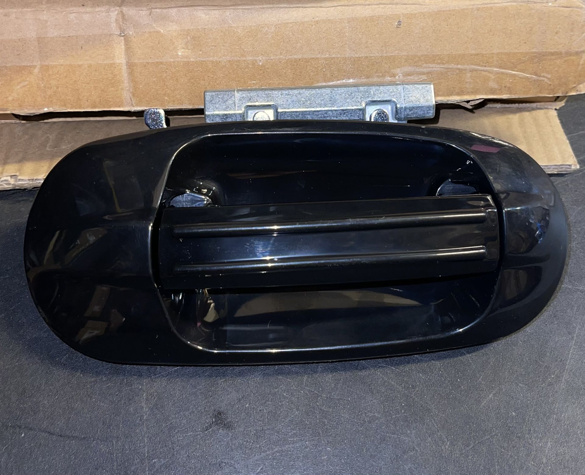Rear Driver Side Outer Door Handle 03-15 Ford Expedition