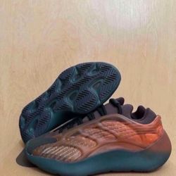 Adidas Yeezy Boost 700 V3 Copper Fade GY4109 Size 6 Brand New 