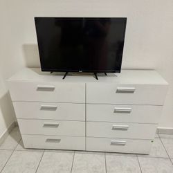 8 Drawer Double Dresser