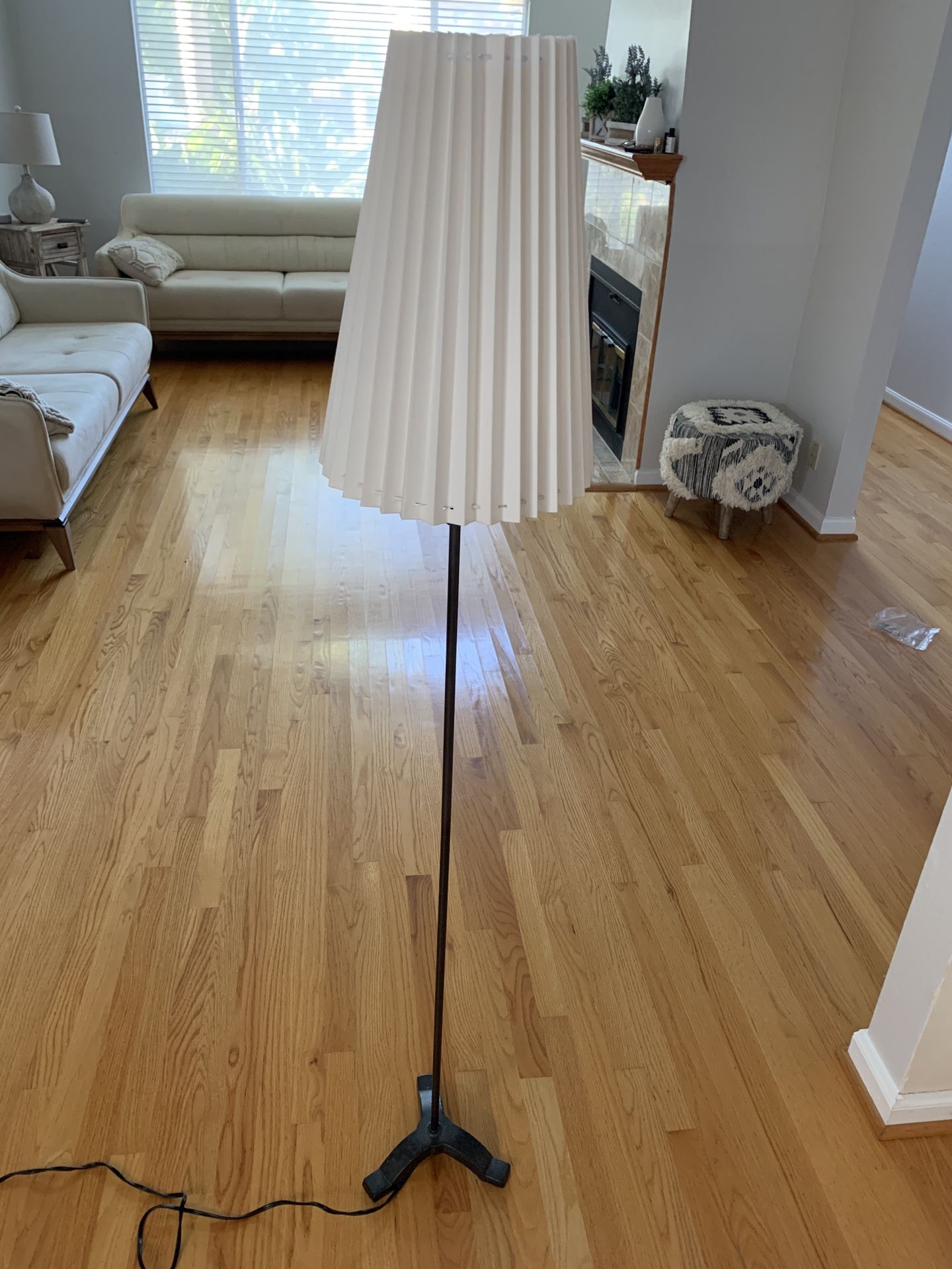 Floor lamp (fabric)