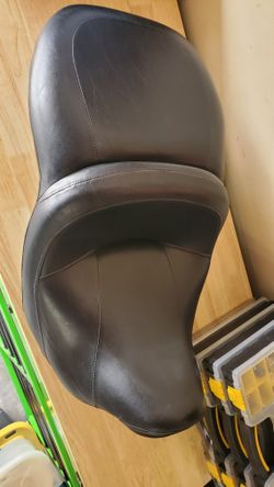 HARLEY DAVIDSON SEAT 08-24