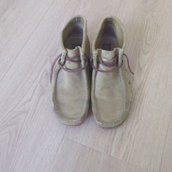 Clarks Originals Desert Boots – Men’s 9.5 – Suede (Classic Style)