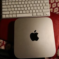 Apple Mac Mini With Apple Keyboard 