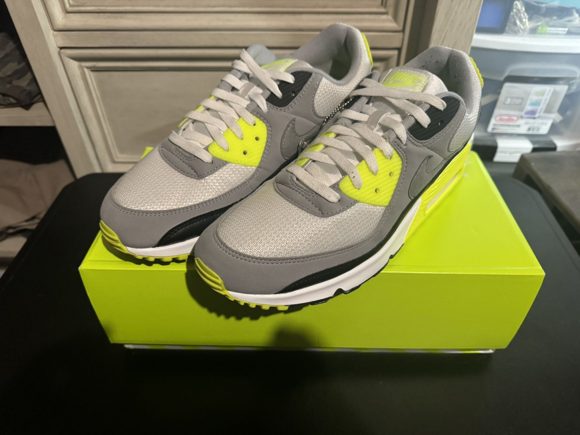 Nike Air Max 90 Volt Mens Shoe Size 13