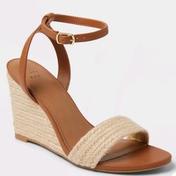 NWB Women's Tan Tish Single Band Ankle Strap Wedge Heels Memory Foam Insole