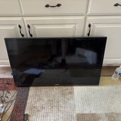 43” Samsung TV With A Universal Mount