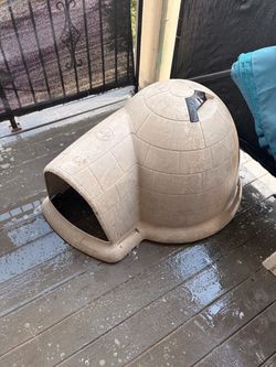 Dog igloo house