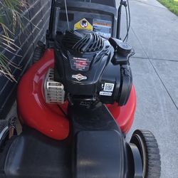 TROY-BILT GAS 22  SELF-PROPELLED  LANW MOWER