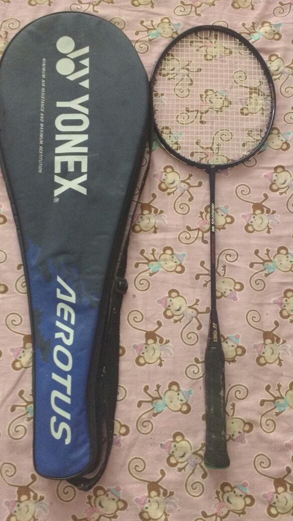 Yonex shuttle badminton racket