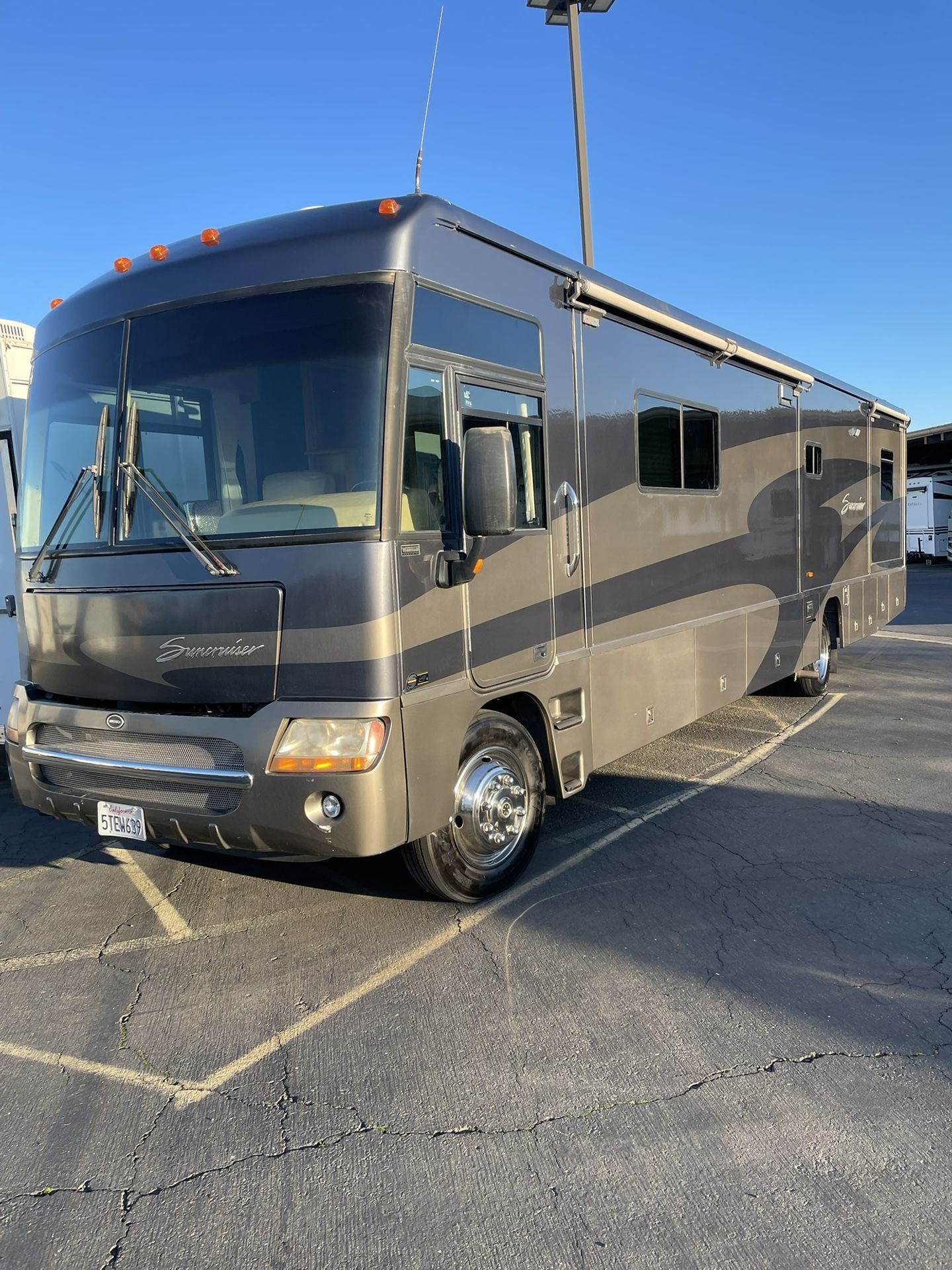 2005 Suncruiser 38J