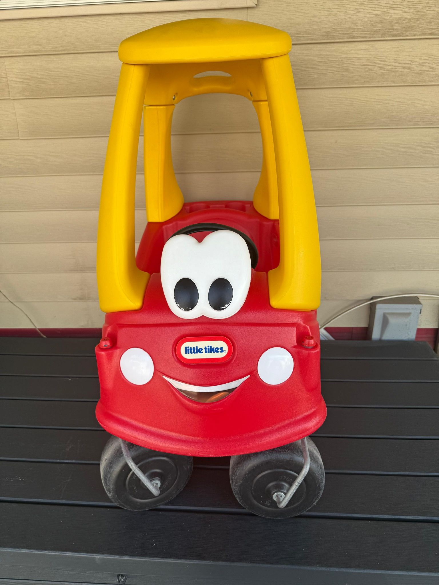 Little Tikes Cozy Coupe Car