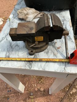 Pittsburgh Heavy Duty Bench Vise SKU 32114