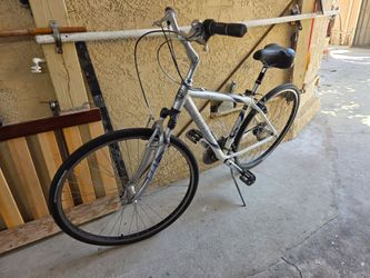 Trek 7100 hybrid comfort 17.5"frame