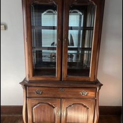 China Cabinet with light and storage space
