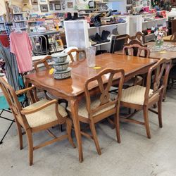Table With 6 Chairs 