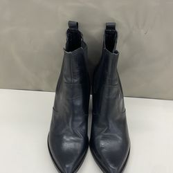 Steve Madden Boots. Item No 136 (Shopgoodwill )