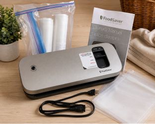 FoodSaver VS1130 Vacuum Sealer Silver w Bags Rolls Manual