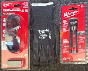 Milwaukee Safety Glasses, Gloves & Flashlight Bundle