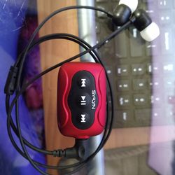 Syryn 8Gb Waterproof MP3 Player + Swimbuds Flip Headphones