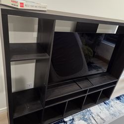 Entertainment center