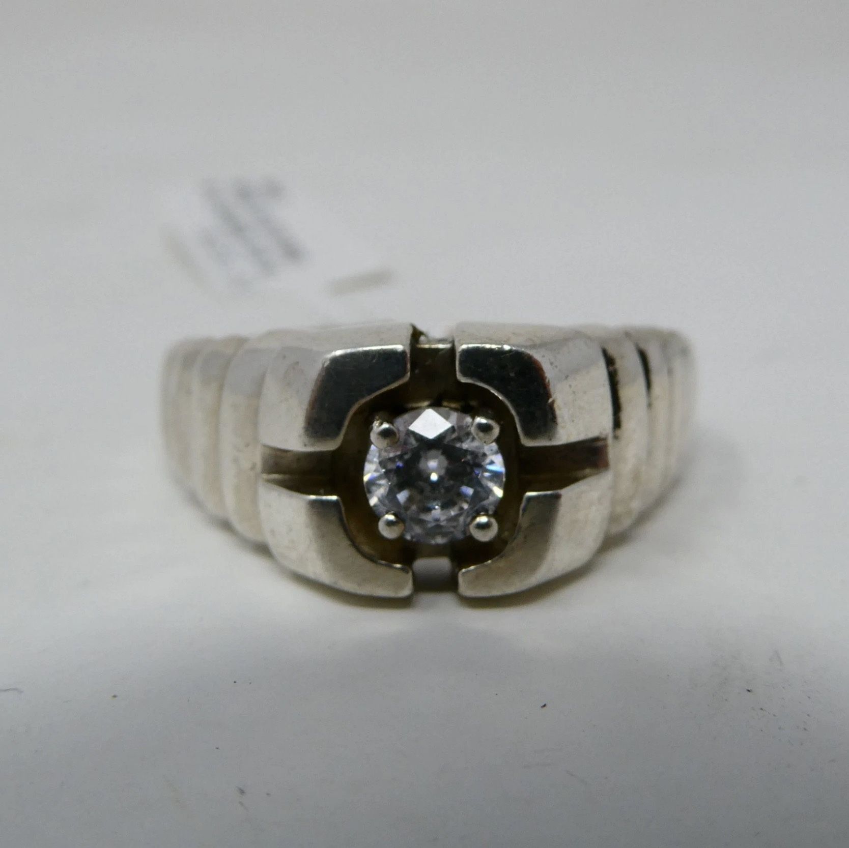 .925 Sterling Silver Ring With Clear White Stone