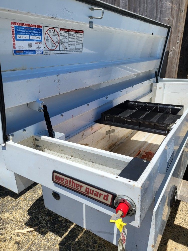 Weather Guard Tool Box 300.00 Execelent Condition