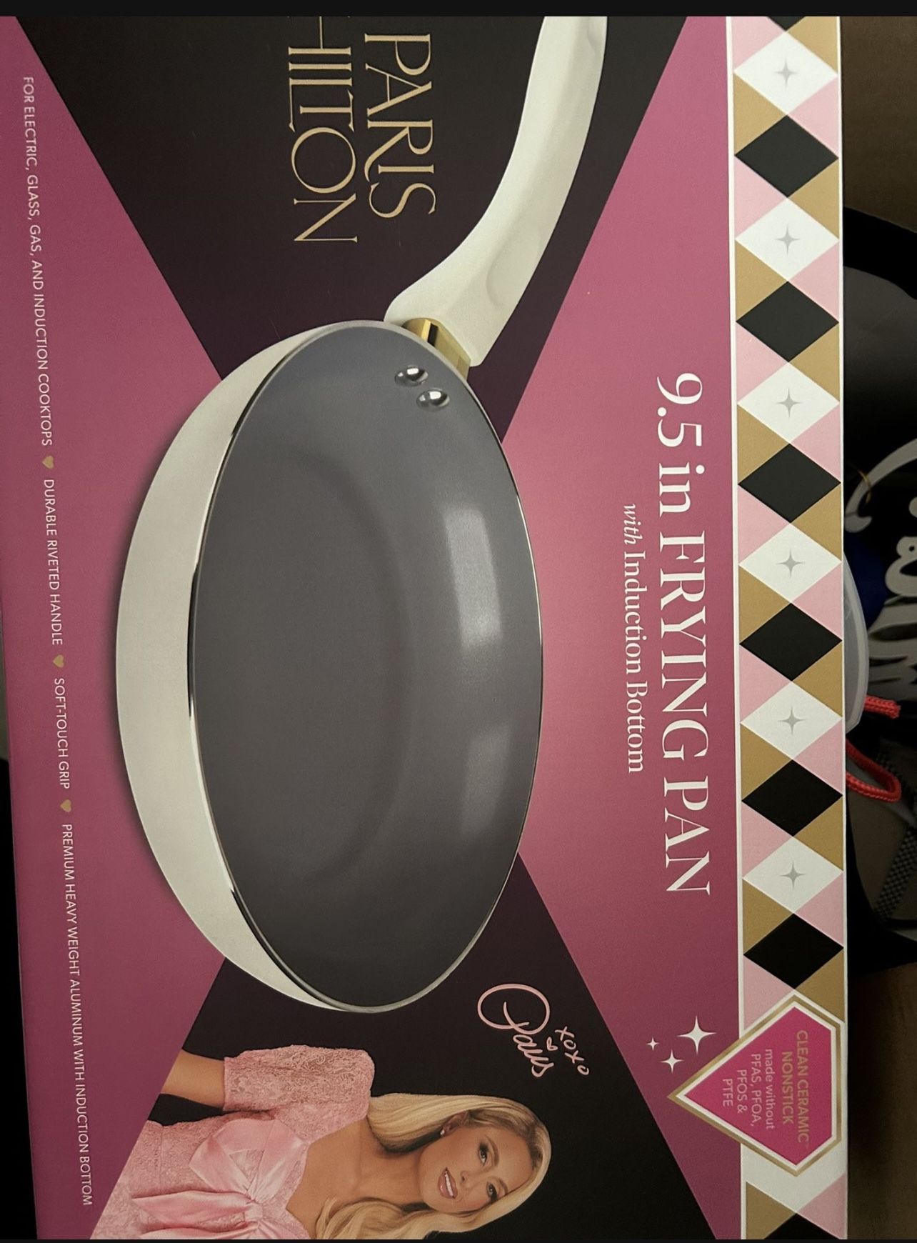 Paris Hilton 9.5” Fry Pan