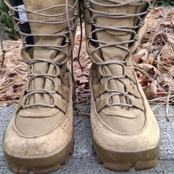 Danner Tropical USMC EGA
Men's
Coyote Hot