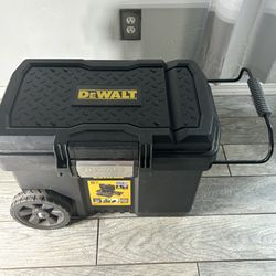 Dewalt Tool Box 15 Gallons 