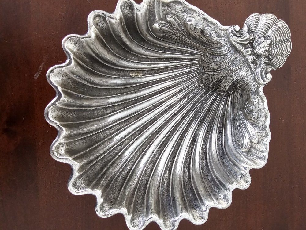 $35.00 - 1950's F.B. Rogers Silverplate Shell Clam Footed Bowl - Rare & Elegant!