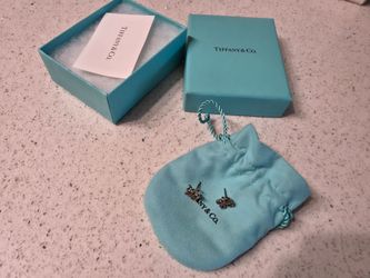 Tiffany & Co - Paloma Picasso Clover Loving Heart Earrings