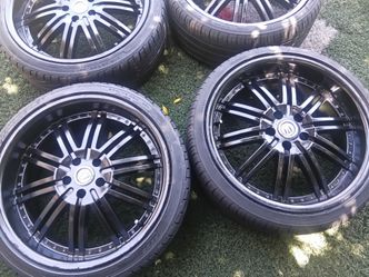 Set rines y llantas 70x100 de vida 245/35/20 uno tiene curva  no crack $130 obo