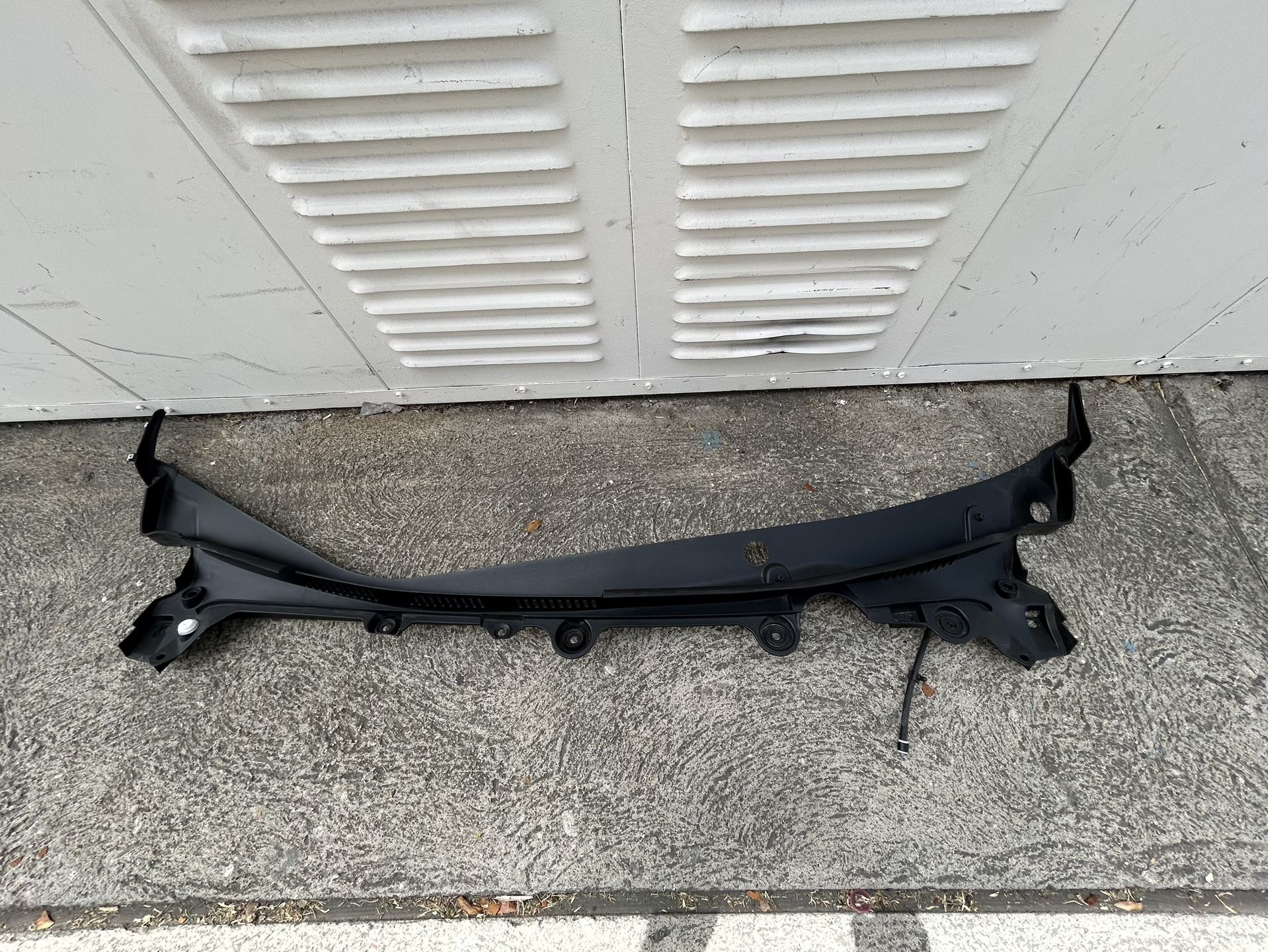 Tesla Model 3 Front Windshield Wiper Cowl Screen Underhood Trim Panel 2024 2025 Used Oem Original