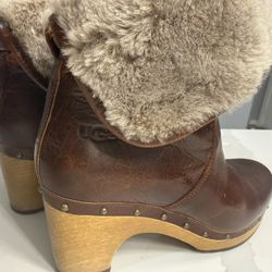 UGG Australia Women’s Lynne’s Leather Clog 