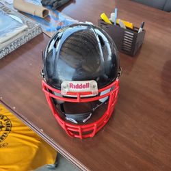 Casco De Futbol Americano Marca Riddel. Muy Buenas Condiciones$60.00 Omo