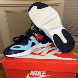 Kids sz 7 Nike hurache 