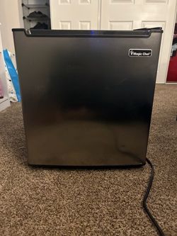 Like-New Magic Chef Mini Fridge