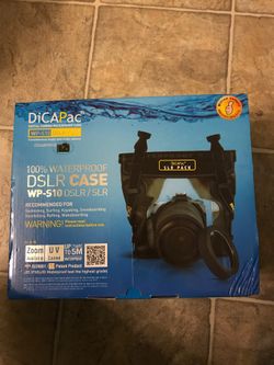 DiCAPac WP-S10 waterproof DSLR case